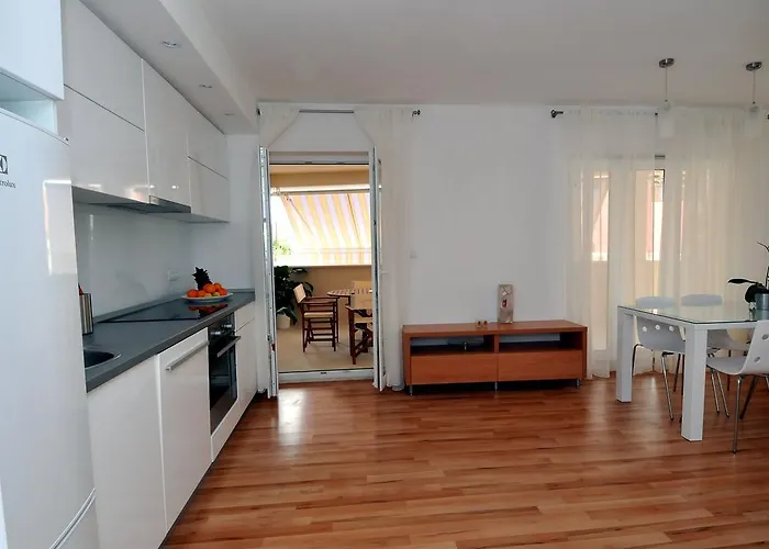 公寓 Annette - And Two Bedroom With Parking 杜布罗夫尼克