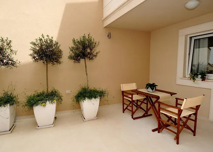 Annette - And Two Bedroom With Parking 杜布罗夫尼克