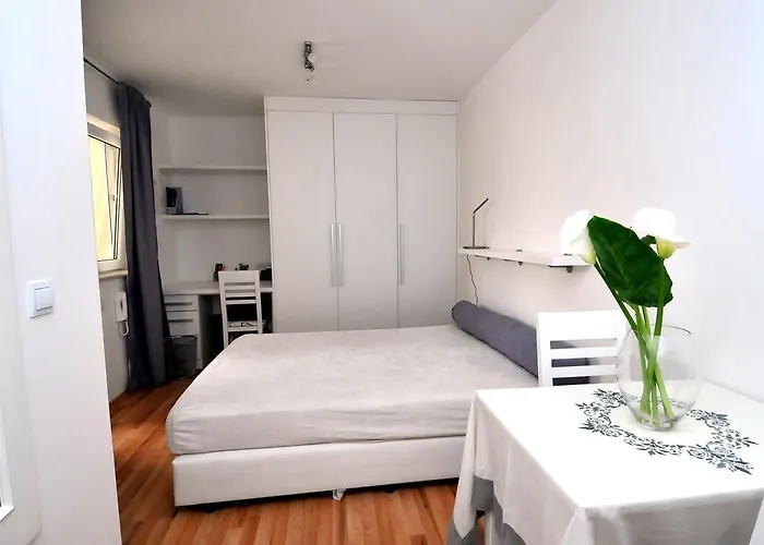 Annette - And Two Bedroom With Parking 杜布罗夫尼克