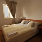 Apartman Annette - And Two Bedroom With Parking Dubrovnik