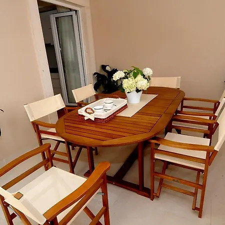 Annette - And Two Bedroom With Parking Dubrovnik