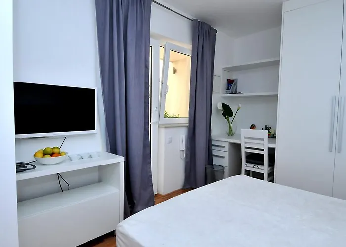 Annette - And Two Bedroom With Parking