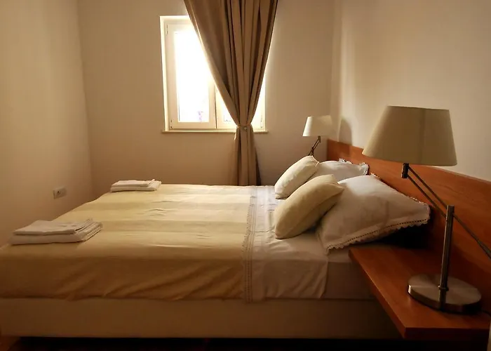 Annette - And Two Bedroom With Parking