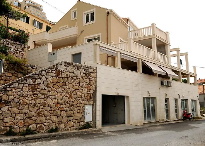 Apartman Annette - And Two Bedroom With Parking Dubrovnik