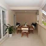 아파트 Annette - And Two Bedroom With Parking