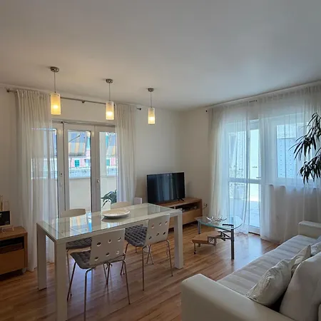 Annette - Or Two Bedroom With Parking 公寓 *