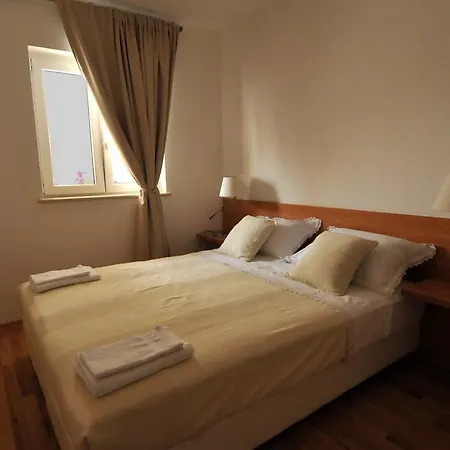 公寓 Annette - Or Two Bedroom With Parking 杜布罗夫尼克