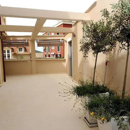 公寓 Annette - Or Two Bedroom With Parking *