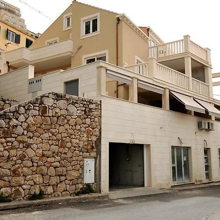 公寓 Annette - Or Two Bedroom With Parking 杜布罗夫尼克