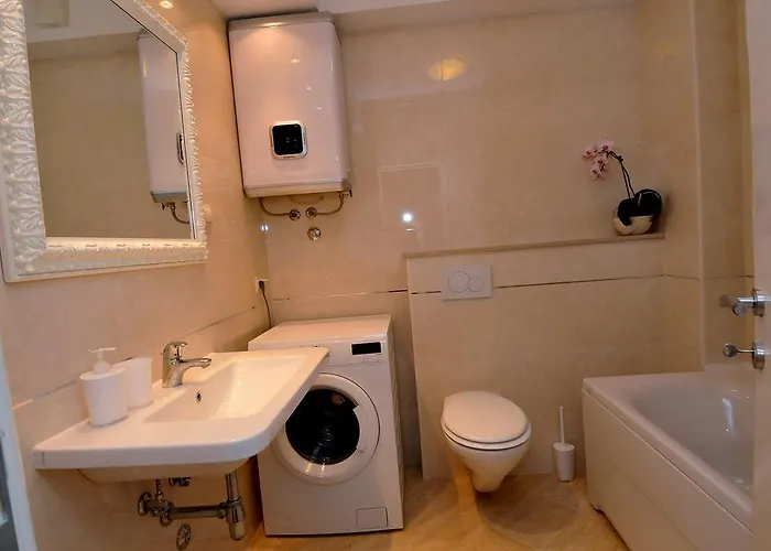 Lägenhet Annette - And Two Bedroom With Parking Dubrovnik