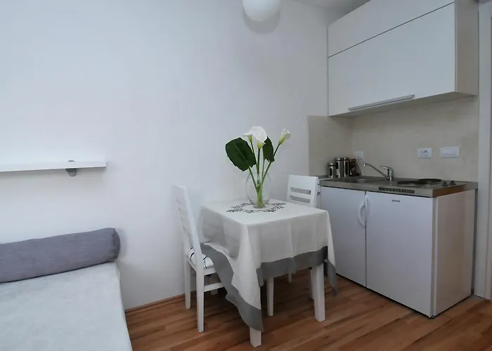 Lägenhet Annette - And Two Bedroom With Parking *